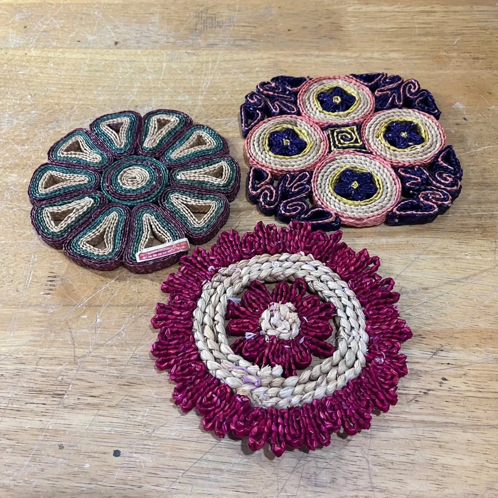 Vtg Set 3 Woven Raffia Straw Trivets Floral Boho Colorful Hot Pads Made in China